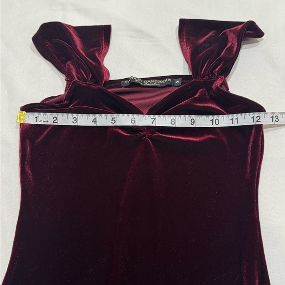 Hardley Dangerous Los Angeles Burgundy Velvet Midi Dress Size Small - Picture 4 of 7